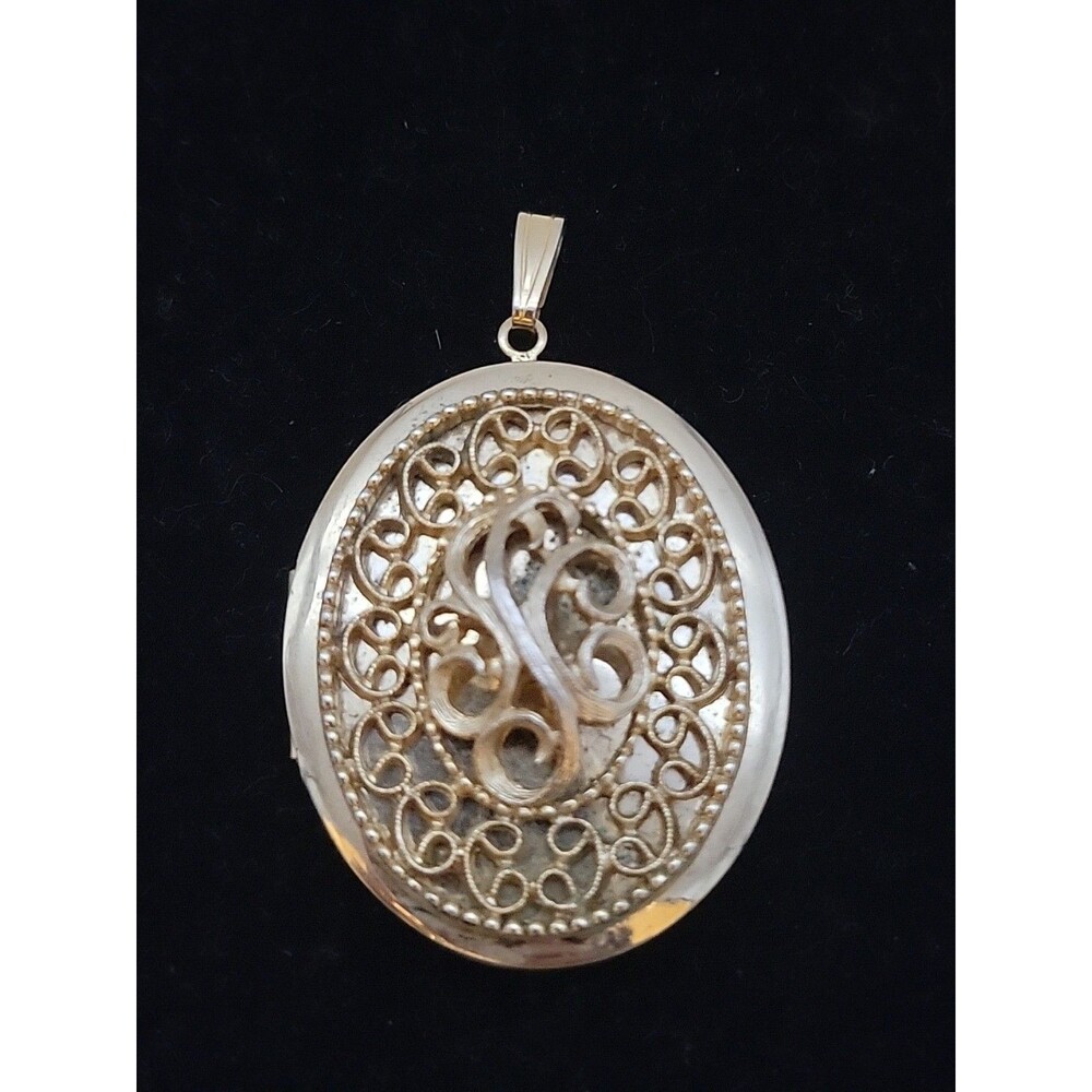 Vtg 1970s Sarah Coventry Scroll Monogram Filigree Locket Necklace Pendant